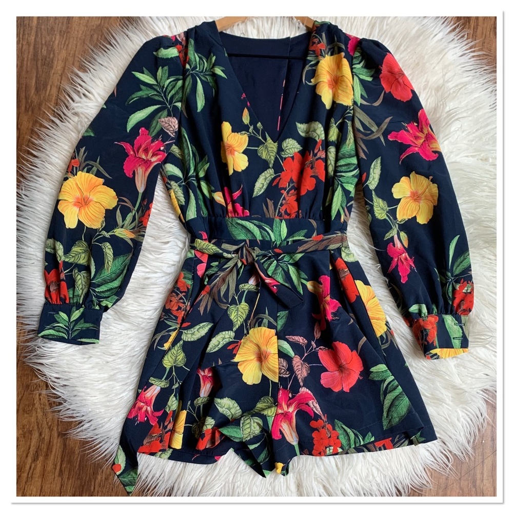 Sheike Aloha Play Suit Shorts Romper Multicolor Size 10